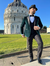 Verfijnd groen smokingjasje met moderne pasvorm en luxe uitstraling